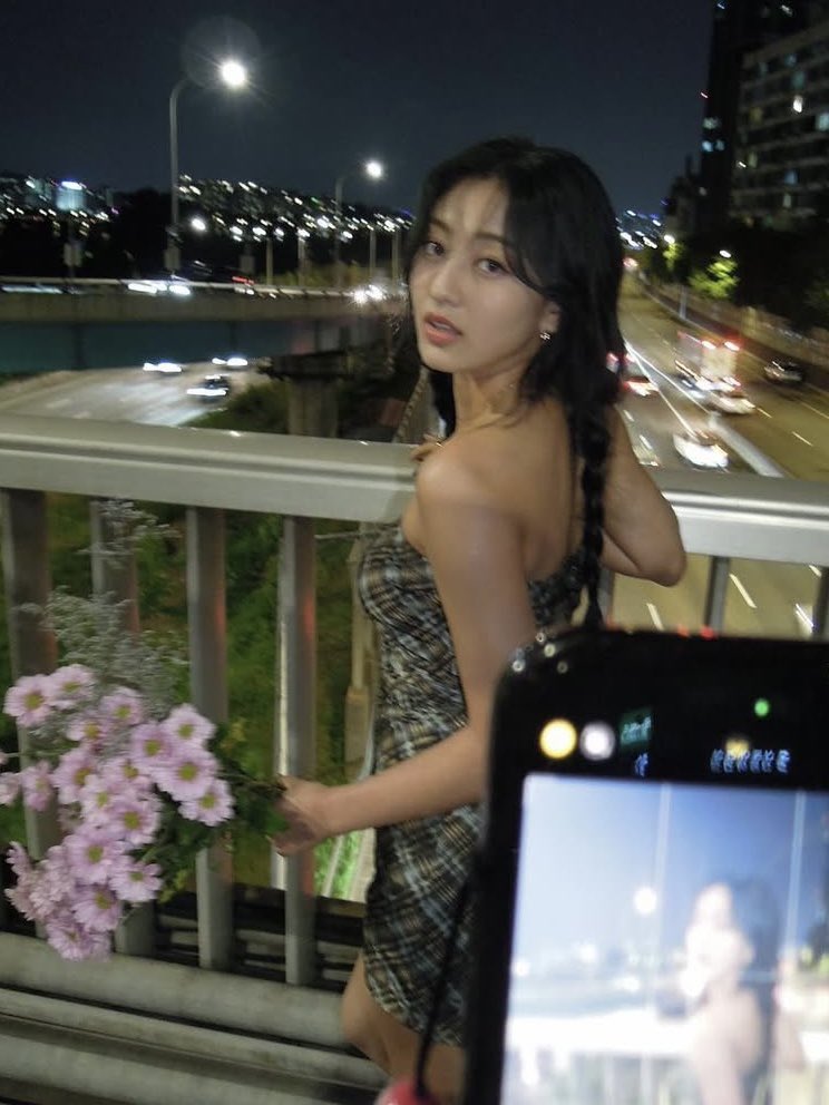 pov: late night date with jihyo

#TWICE #JIHYO