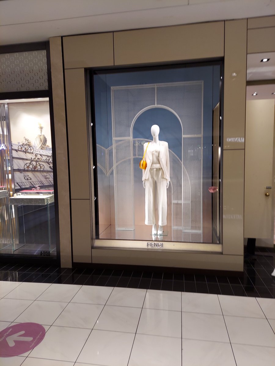 CorpInstall's tweet photo. Installed Fendi window displays across multiple locations. Straight lines, tight details. The Corporate Installations way!

#retail  #designer #windowdisplay #vinyl #installer #installed #graphicinstallations #graphics #largeformatprinting #wedocoolstuff #CorporateInstallations https://t.co/esu71vpaNm