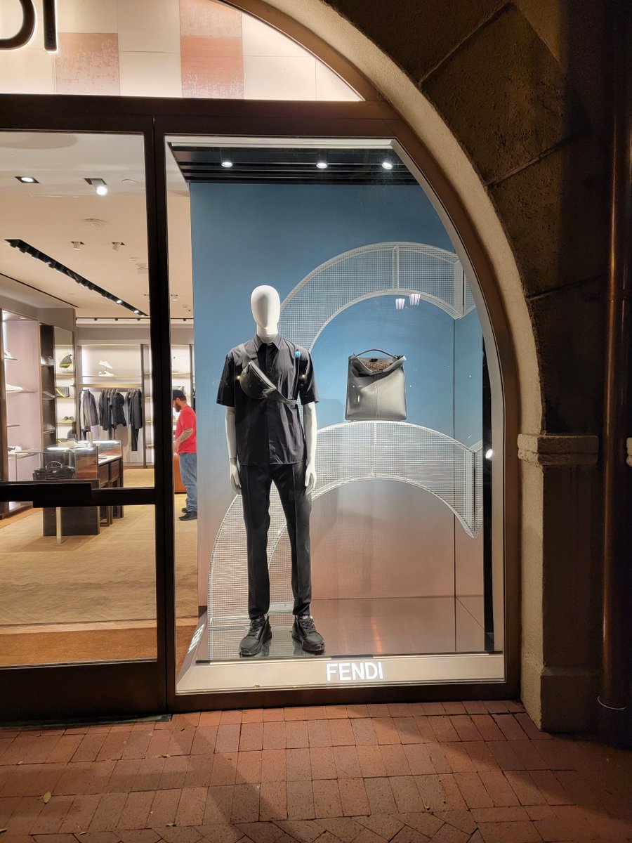 CorpInstall's tweet photo. Installed Fendi window displays across multiple locations. Straight lines, tight details. The Corporate Installations way!

#retail  #designer #windowdisplay #vinyl #installer #installed #graphicinstallations #graphics #largeformatprinting #wedocoolstuff #CorporateInstallations https://t.co/esu71vpaNm