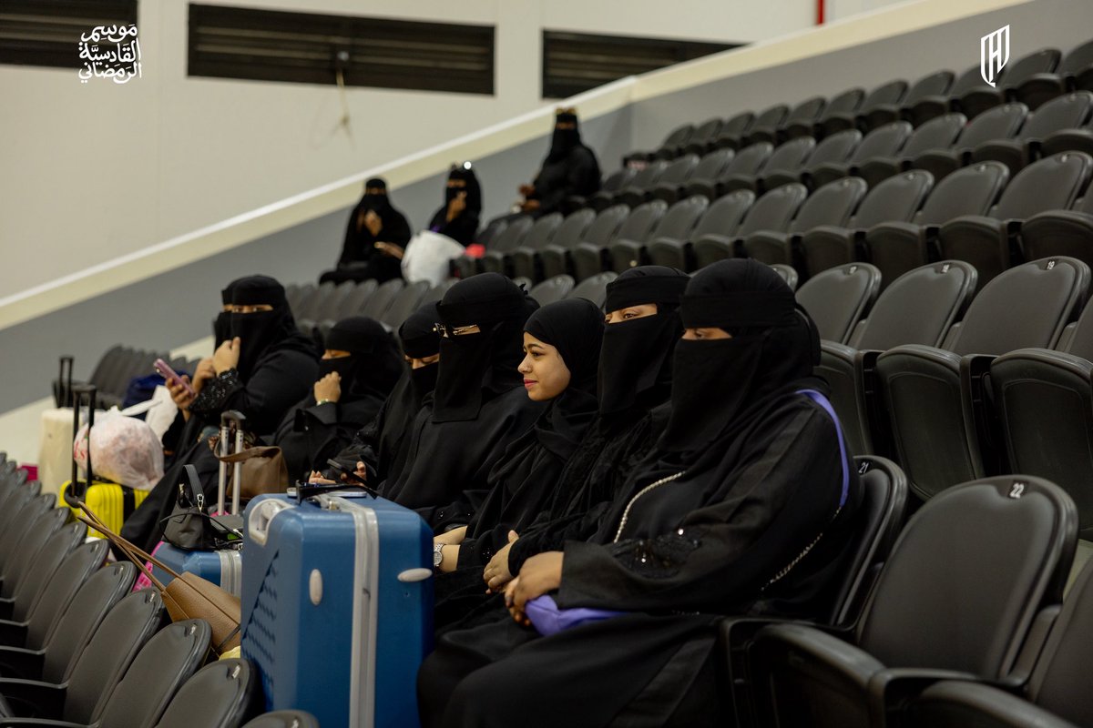 وصول معتمرينا إلى مقر النادي قبل التوجّه إلى "مكة" لأداء مناسك العمرة .. بالتعاون مع جمعية هداية 👏🏻❤️

#موسم_القادسية_الرمضاني | #رمضانك_معنا