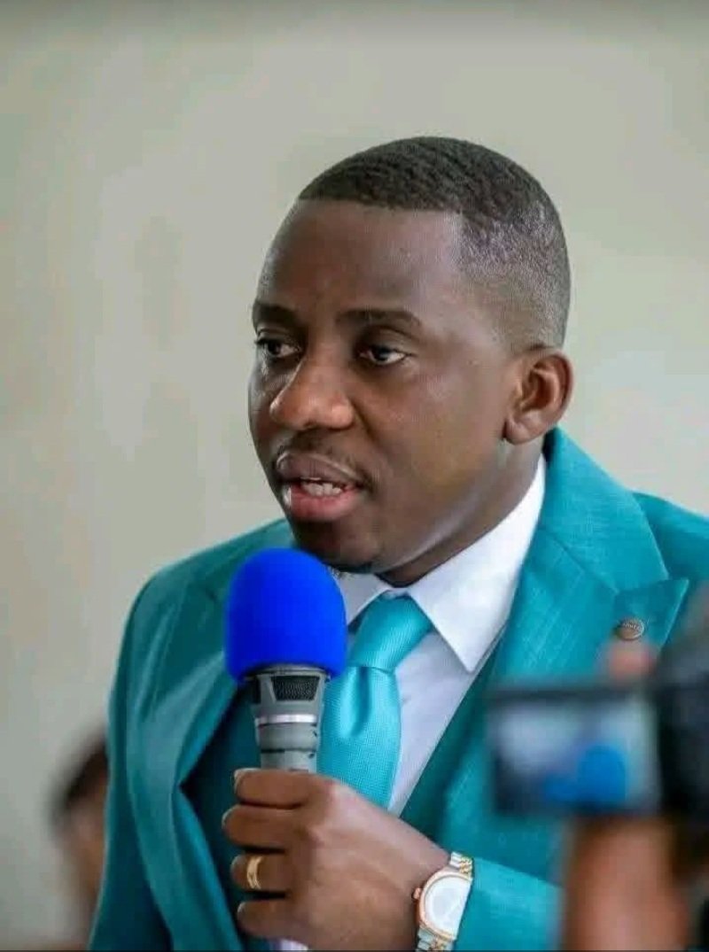 IlungaJardel's tweet image. Les propos d #PistisBonongo,devant la Cour des comptes,affirmant d’être ignorant est tout à fait normal d’un côté et cela va de la Responsabilité du Gouvernement qui en conséquence n’a pas prévu une  série des #formations pour le #renforcement d #capacité  pour les #mandataires👇