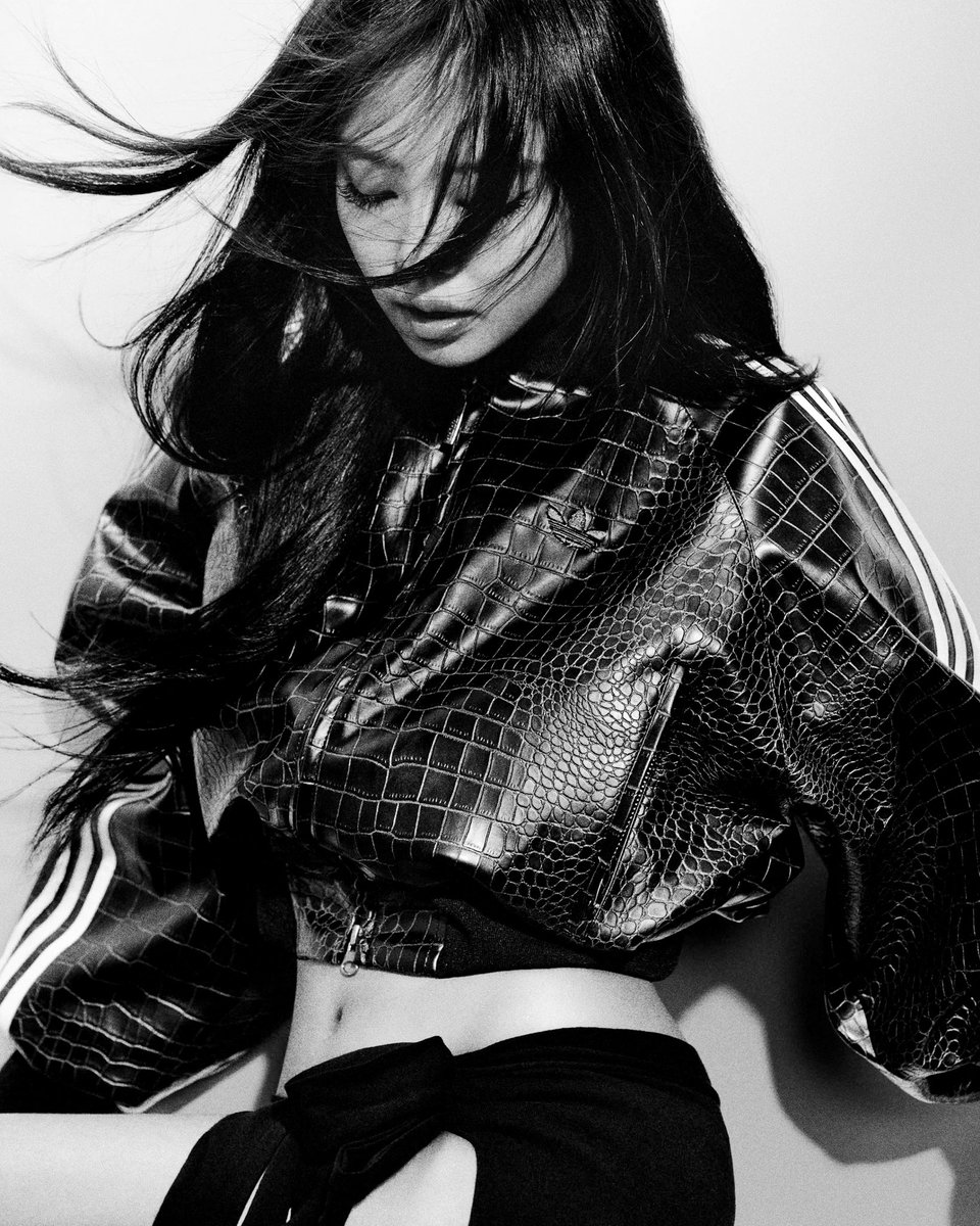 portalblackpink's tweet photo. JENNIEEEE https://t.co/rMnbjv4JBv