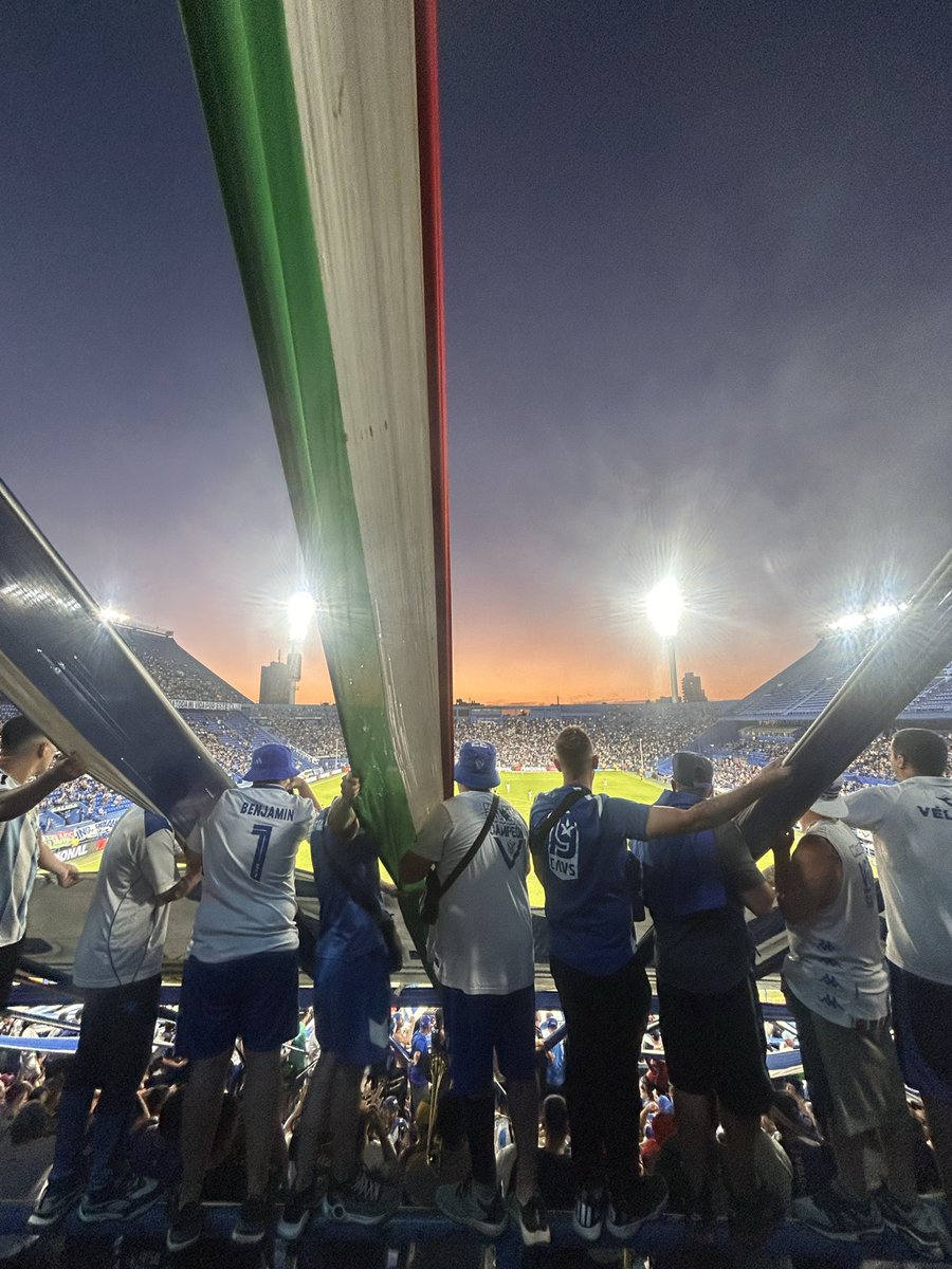 ammmto's tweet photo. Siempre estos colores 💙 https://t.co/YfSQWIl0gG