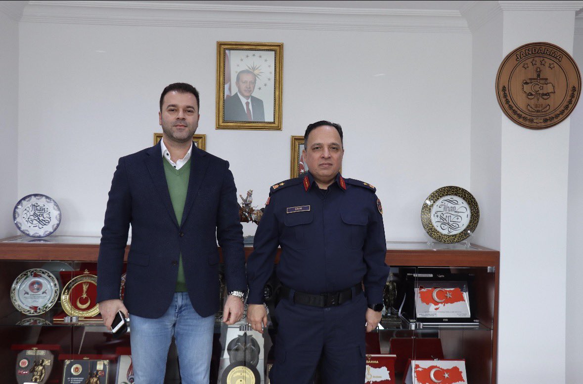 korhankocoglu's tweet photo. Kıymetli Ağabeyim, değerli İl Jandarma Komutanımız, Tuğgeneral İlhan Şen Paşamızı Ramazan mübarek günlerde ziyaret edip, hasbihâl ettik. 
Nezaketi, misafirperverliği ve hüsnükabulü için müteşekkirim.🇹🇷
@TC_icisleri @TSKGnkur @Akparti @jandarma https://t.co/U43yF8cD0o