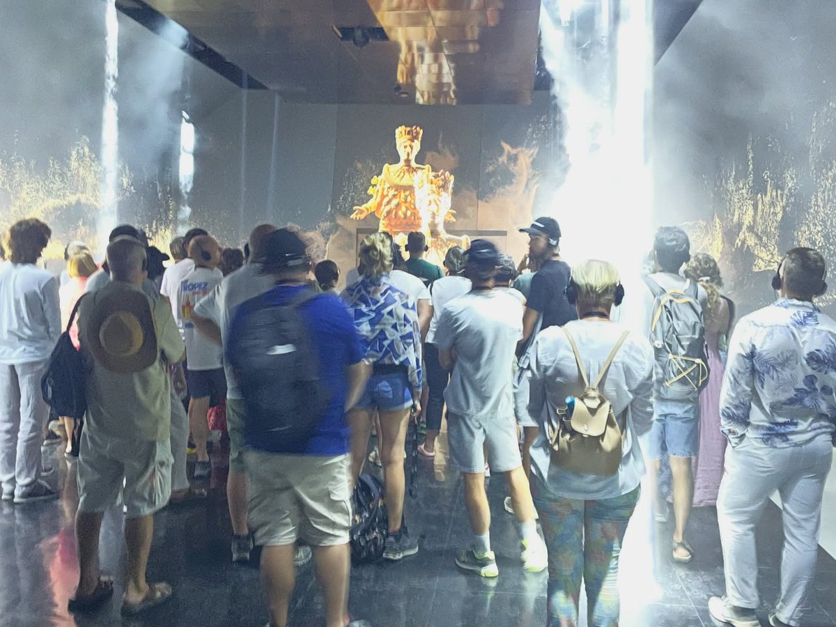 Walking through history at #Ephesus 🏛️✨ Marble streets, the grandeur of the Library of Celsus, and echoes of ancient civilizations at every step. An excursion that feels like traveling back in time. 🌿 
Photo credit anastas.tatiana @ Instagram
traveltofethiye.co.uk/explore/excurs…