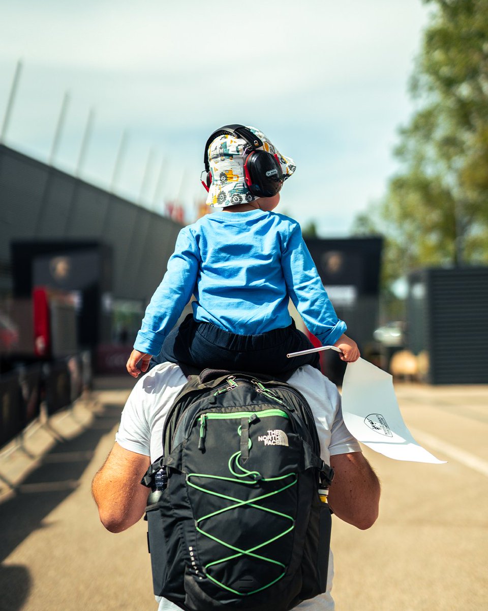 Lamborghini tweet media