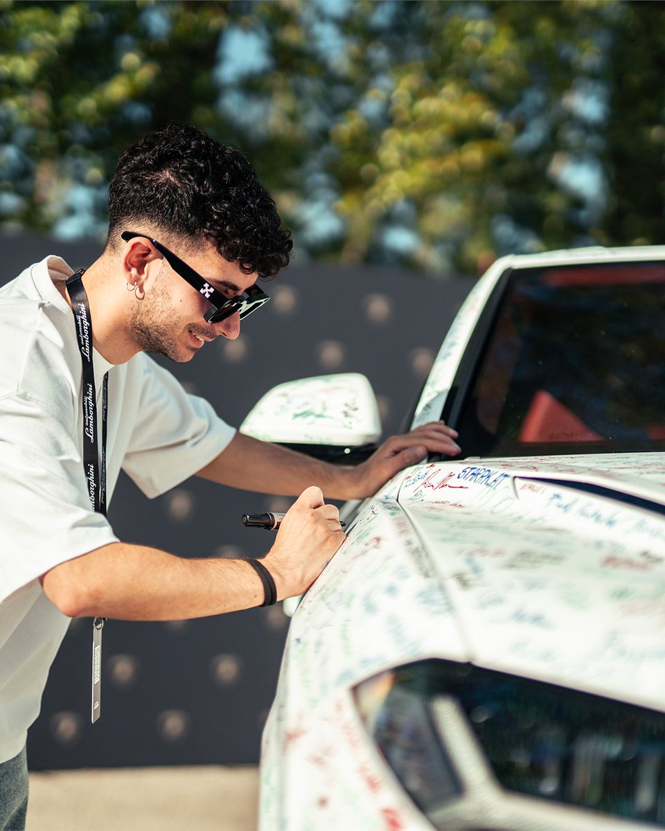 Lamborghini tweet media