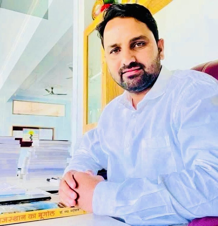 amit_jaat__'s tweet photo. कुचामन नावां से राष्ट्रीय लोकतांत्रिक पार्टी पार्टी के मजबूत नेता डीडवाना-कुचामन जिले के जिला प्रभारी #आस्था एजूकेशन ग्रुप के चेयरमैन Bhura Ram Sheshma जी को जन्मदिन की हार्दिक बधाई व उज्जवल भविष्य की शुभकामनाएं 🎂🎂
#कुचामन #नावां #kuchaman #nawan #RLP #RLPTeam https://t.co/0TmBD9oKBI