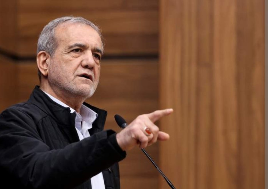 j_mobara's tweet photo. میدانیم دکتر #پزشکیان عزیز که تمام اتفاقات و حوادث روی داده در ۴۷ سال جمهوری اسلامی را در یک سال تجربه کردی!
میدانیم که با دست خالی و زمین سوخته و «ابوهریره های جلیلی نام» جنگیدی!
میدانیم...
ممنونیم که هستی مرد شریف و صادق https://t.co/DIIgyL0NFo