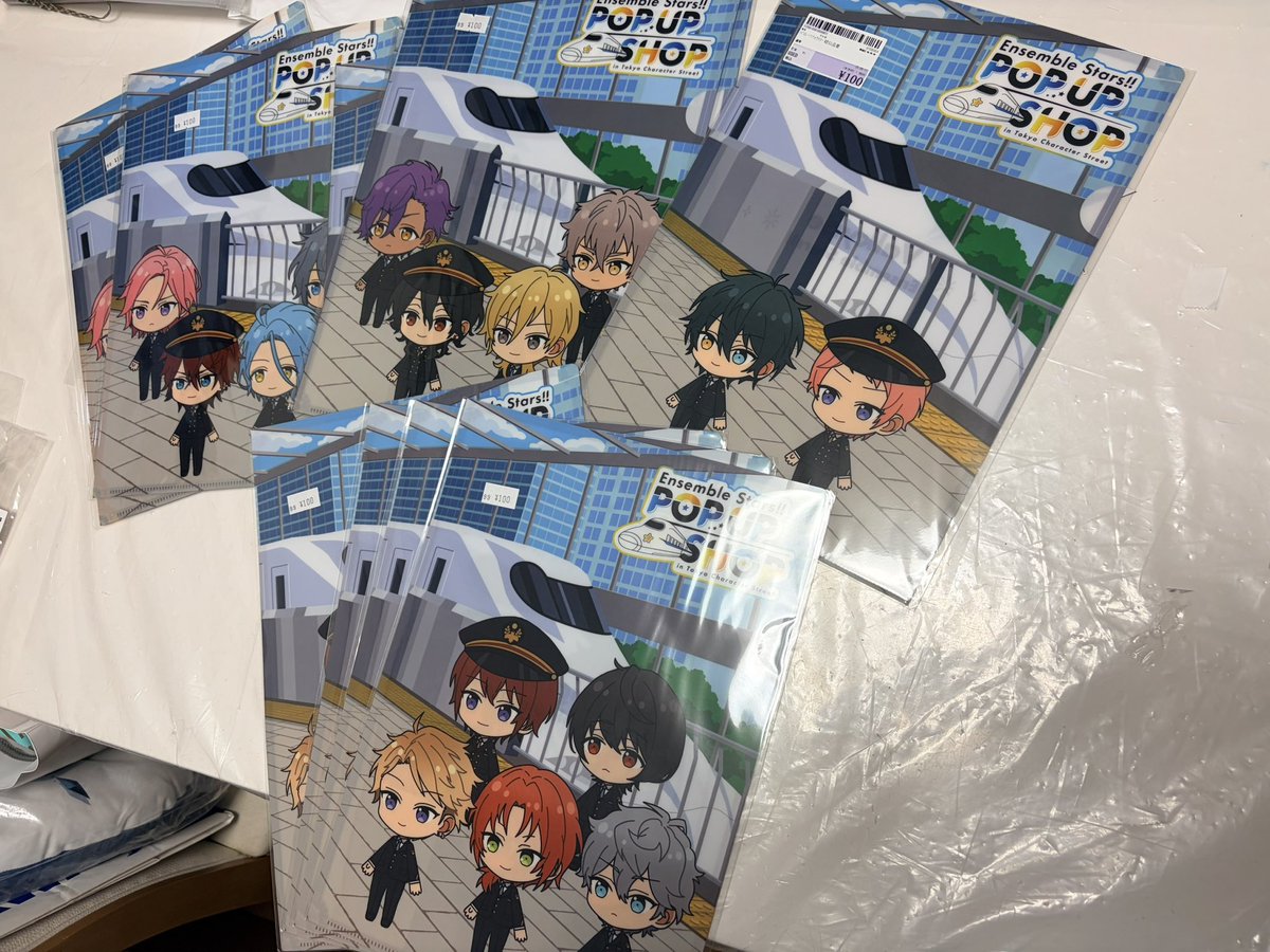 今日のオタロード徘徊では、アタシは『あんスタ』グッズを色々買ったよ