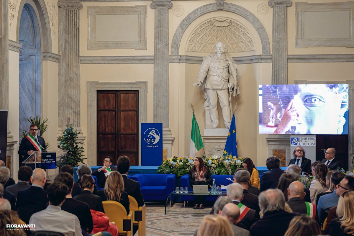 MFSindacoAscoli's tweet photo. Come Presidente #AnciMarche a Roma per sostenere la candidatura di #Ancona a Capitale Italiana della Cultura 2028! 💪🏼

Un dossier che coinvolge borghi e comuni dell’intera regione, un progetto condiviso per continuare a dare energia, visione e prospettiva ai nostri territori! 🫱🏻‍🫲🏼 https://t.co/7Iqo6xyRjd