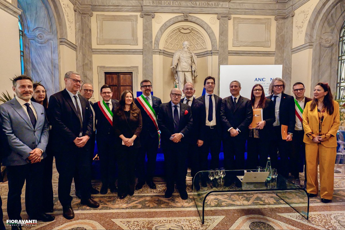 MFSindacoAscoli's tweet photo. Come Presidente #AnciMarche a Roma per sostenere la candidatura di #Ancona a Capitale Italiana della Cultura 2028! 💪🏼

Un dossier che coinvolge borghi e comuni dell’intera regione, un progetto condiviso per continuare a dare energia, visione e prospettiva ai nostri territori! 🫱🏻‍🫲🏼 https://t.co/7Iqo6xyRjd
