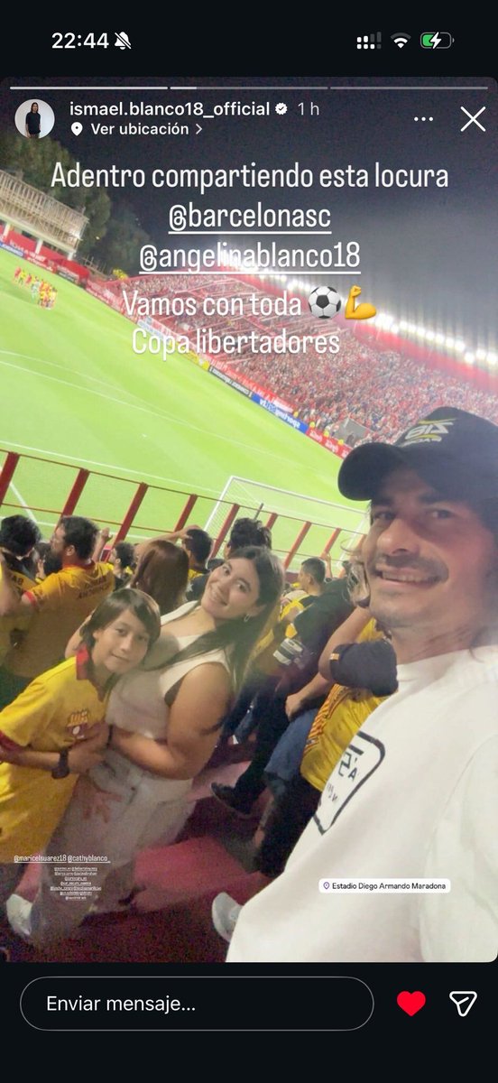 BSCIdoloEc's tweet photo. Hay amores que no entienden de tiempo, solo de pasión. 🏟️💛
Menos de dos años le bastaron para demostrar que es más #barcelonista que muchos. ¡Gracias por sentir los colores como nosotros, Zorro querido! 🦊✨

#BarcelonaMiPasión #BarcelonaSC #BSCIdoloEc #CopaLibertadores https://t.co/yqTi9cQO69