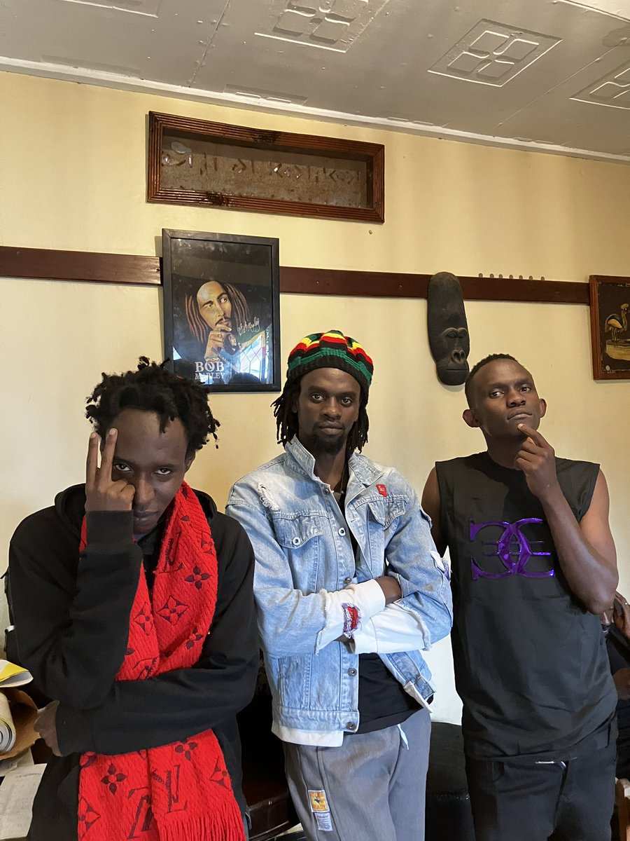 Hsanbarber's tweet photo. Big vibes with Western Uganda’s finest 🎶🔥
Met up with Ambroy and Pafbuoy — pure talent, real energy, and future legends in the making. Western Uganda is not playing this year! 🌍✨
Watch the space… greatness is brewing. 🚀🎤 #WesternUganda #TalentOnRise #MusicConnect https://t.co/Aeh7kRMJ9L