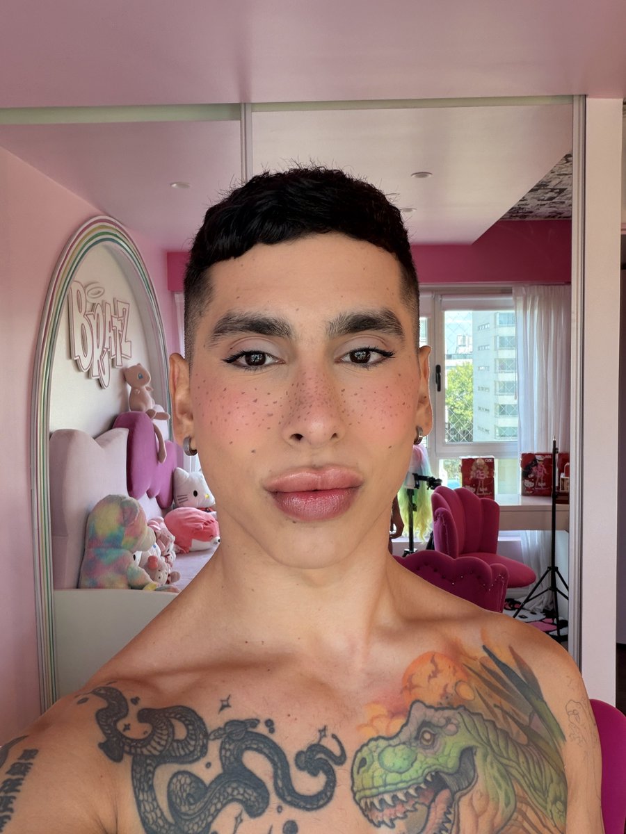 Emi Vela tweet media