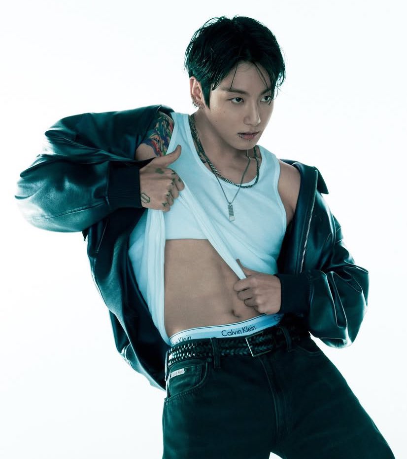 JUNGKOOK has surpassed Jennie and now 4th Biggest Kpop Act on