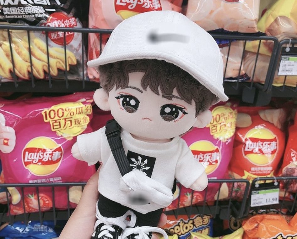 moiynrs1's tweet photo. Yibo Airport look 20cm ตัว+ชุด+ถุง 600 บาท รวมส่ง #wangyibo #หวังอี้ป๋อ  #ตลาดนัดหวังอี้ป๋อ #ตลาดนัดป๋อจ้าน #ตุ๊กตาอี้ป๋อ #ตุ๊กตา20cm https://t.co/sxOUUK1kAC