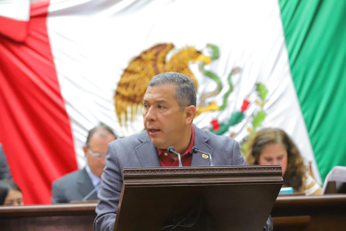 El diputado <a href="/jcbarragan/">Juan Carlos Barragán</a> del presentó una Reforma para que los jueces analice lo que mejor les convenga a los menores que están en medio de un proceso legal por custodia, pensión alimenticia o violencia familiar. Que se aplique la perspectiva de infancias