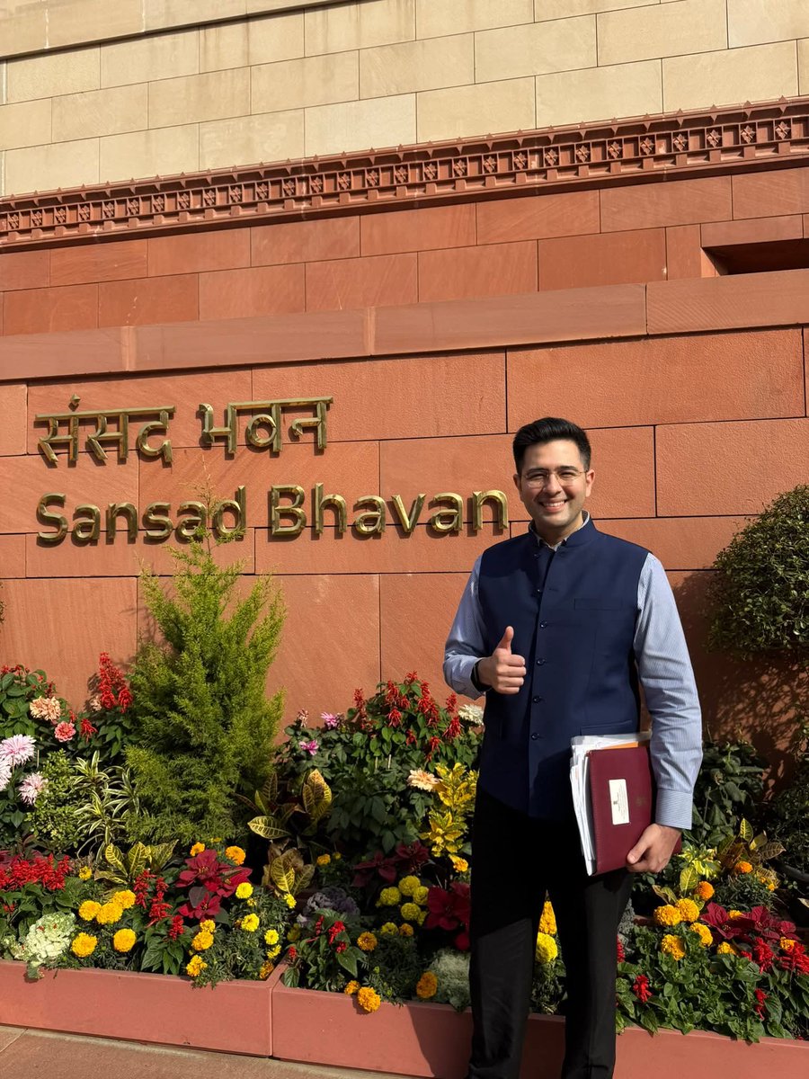 राघव चड्डा आज एक बहुत महत्वपूर्ण सवाल उठाया गया है, जो हम सभी को सोचने पर मजबूर करता है

जब 5 किलो राशन लेने जाएं तो फिंगरप्रिंट जरूरी
किसान यूरिया लेने जाए तो फिंगरप्रिंट जरूरी
पेंशन लेनी हो तो फिंगरप्रिंट जरूरी
लेकिन सवाल यह है कि जब देश की सबसे बड़ी ताकत वोट  डालने का समय आता