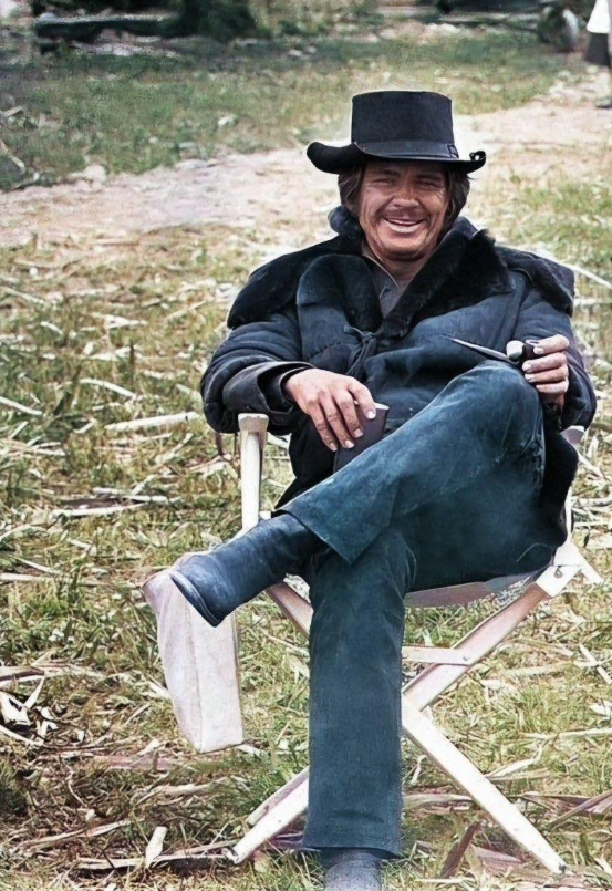 BronsonCON tweet media