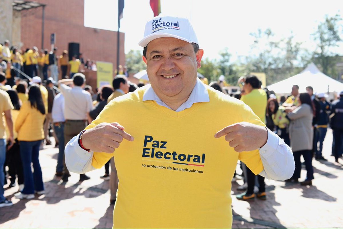 personeriabta's tweet photo. Hoy, desde la Personería de Bogotá, nos unimos a #PazElectoral junto a @procuraduria y @registraduria, recorriendo distintos puntos de la ciudad en preparación a los comicios de este 8 de marzo. 🗳️ https://t.co/TcB8ePFoXe