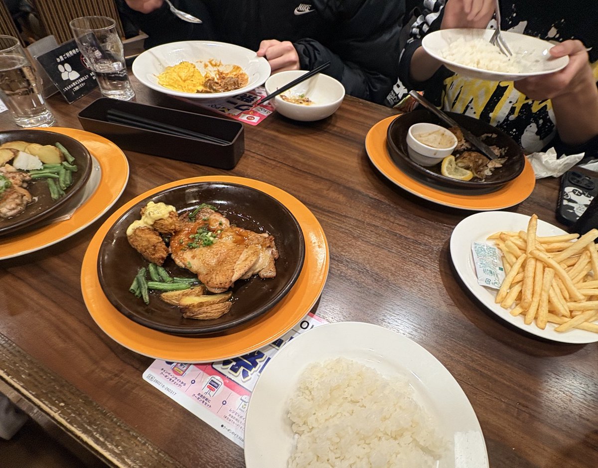 あとむ tweet media