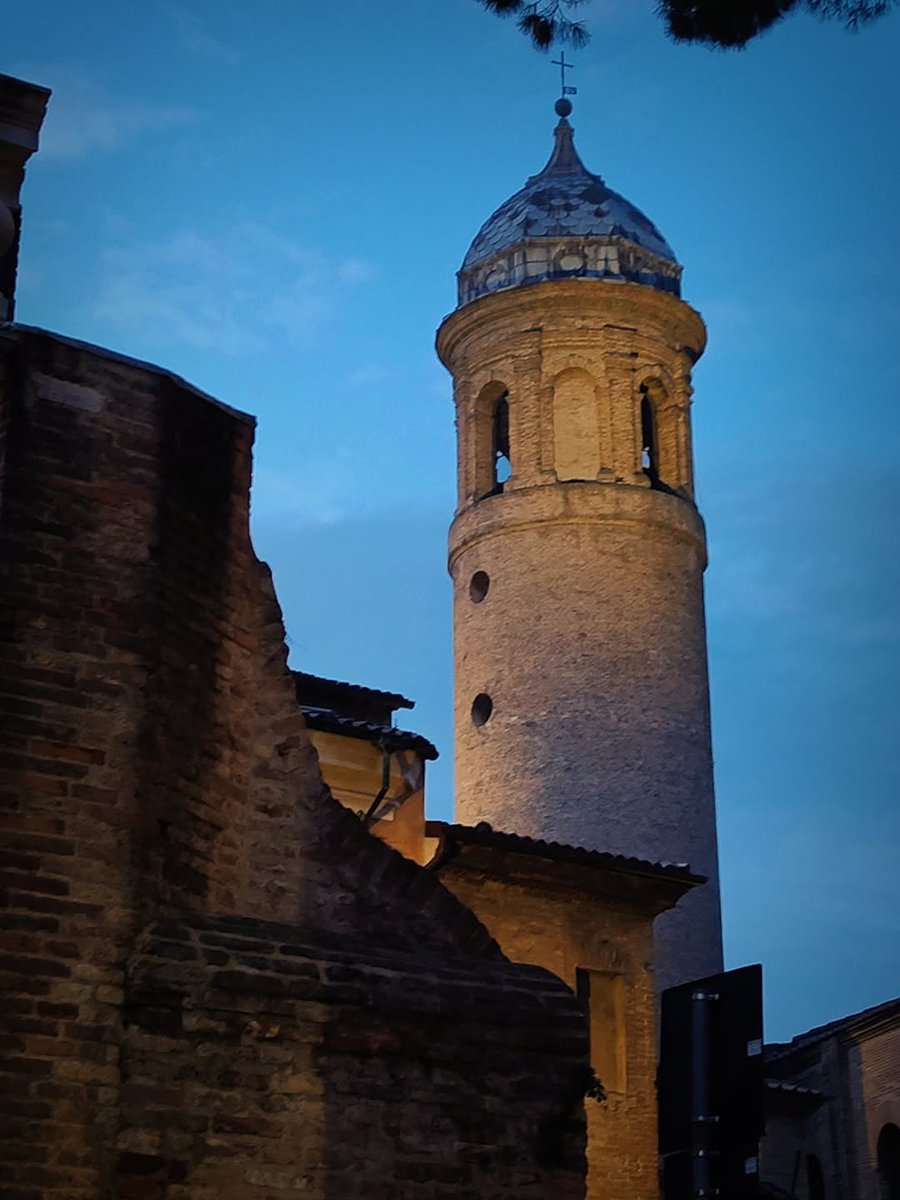 ERTourism's tweet photo. The charm of Ravenna by night 🌕
Ph. valentina_red_cat
#ravennatourism #inemiliaromagna #visitromagna https://t.co/Vb5mx089T3