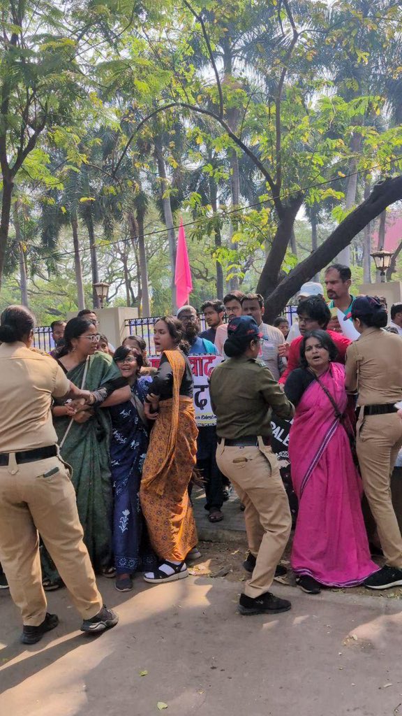 DrSauceX's tweet image. Condemn the Indian ruling class’ complicity in Israel’s genocide!

Free Palestine!

Join @BDS_in_India 

#IndiansWithPalestine #ModiWithTerrorists