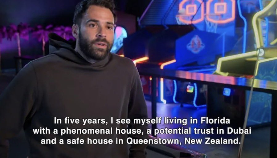 Brett Huston tweet media