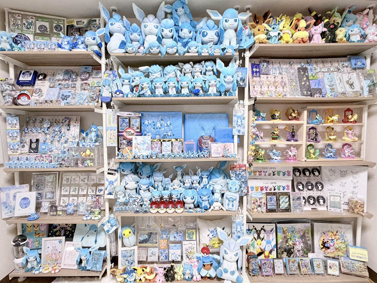 ❄️🩵❄️🩵❄️🩵❄️🩵❄️🩵❄️🩵❄️

　　グレイシア博物館な部屋へ　
＼　　　　　ようこそ！　　　　／

グレイシアだらけのひんやり幸せ空間❄️
皆様のご来館お待ちしております⛄️❄️

#Pokemonday2026 
#ポケモンデー    
#ポケモン30周年    
#ポケモン部屋 #グレイシア部屋
❄️🩵❄️🩵❄️🩵❄️🩵❄️🩵❄️🩵❄️