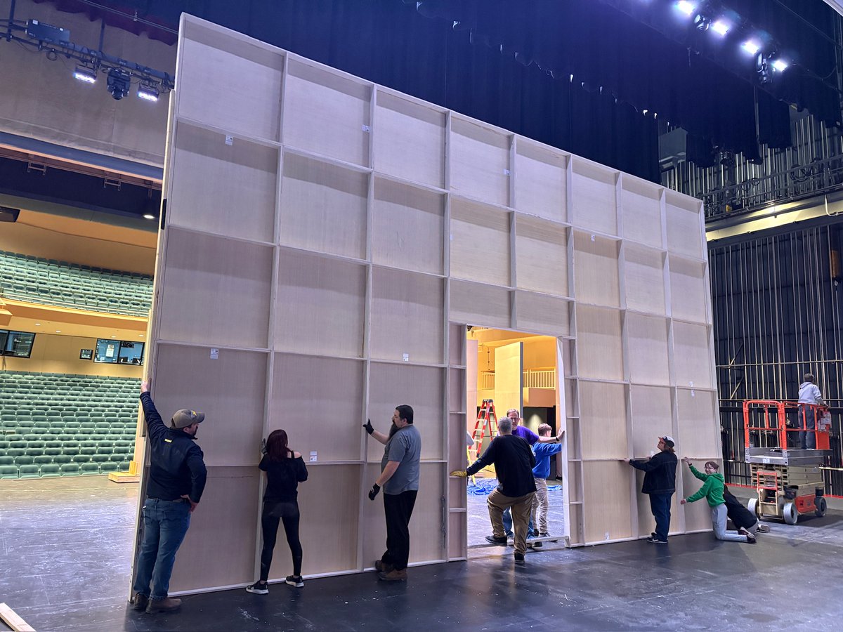 Brightonmusical's tweet photo. Big pieces. Careful work. Total teamwork ❄️
Flying set pieces safely takes planning, trust, and a whole crew working together. We’re grateful for every person helping lift this world into place.

🎟️ https://t.co/NHgcGOP2o4

🎭 Frozen: March 13–15 &amp; 20–22 https://t.co/JcTjXt12K9