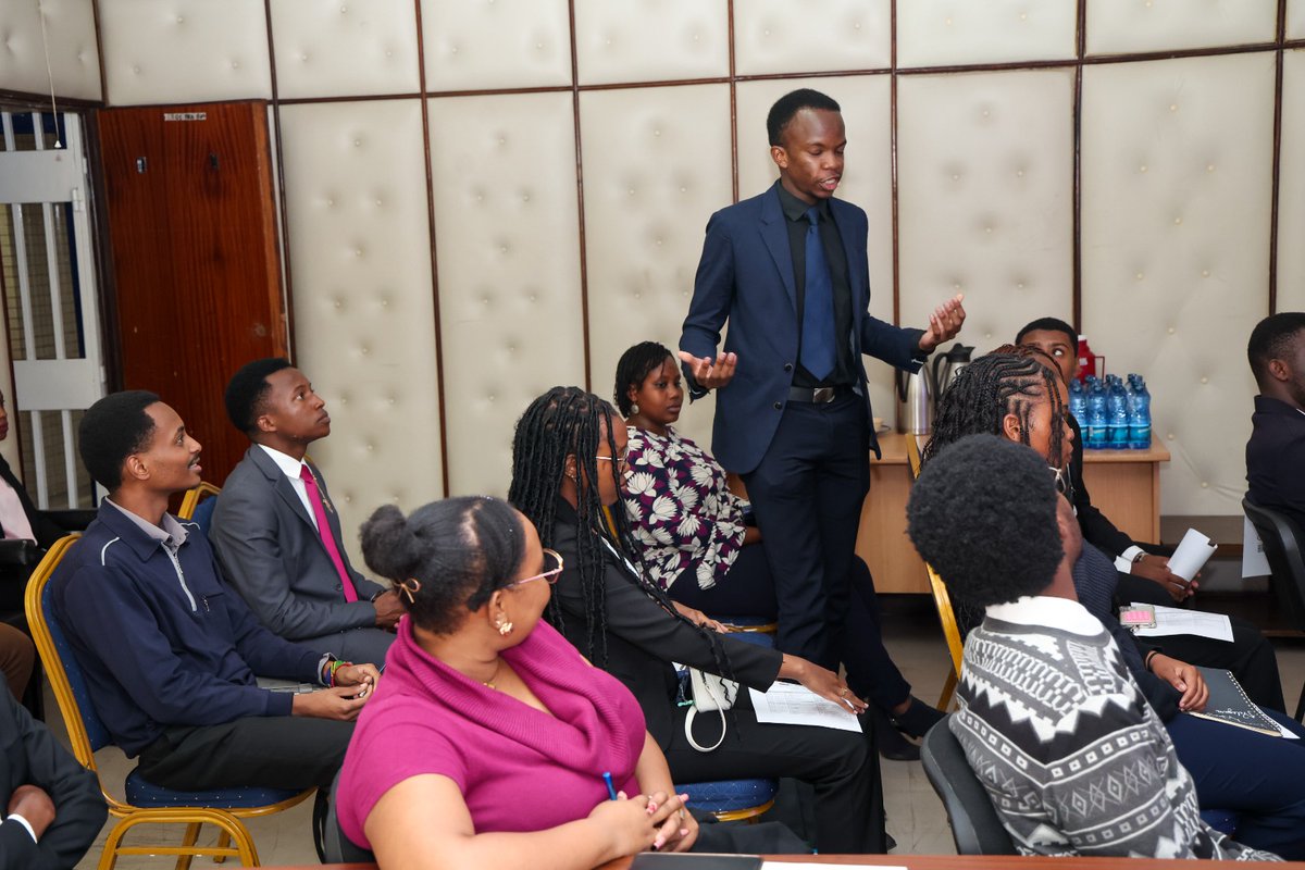 OAG_Kenya's tweet photo. @StrathU students when they visited the Office. They were taken through the OAG mandate and specifically how the Office works with stakeholders to create an impact in people's lives through impactful audits.

#EnhancingAccountability. https://t.co/OLUxmI3J0Y