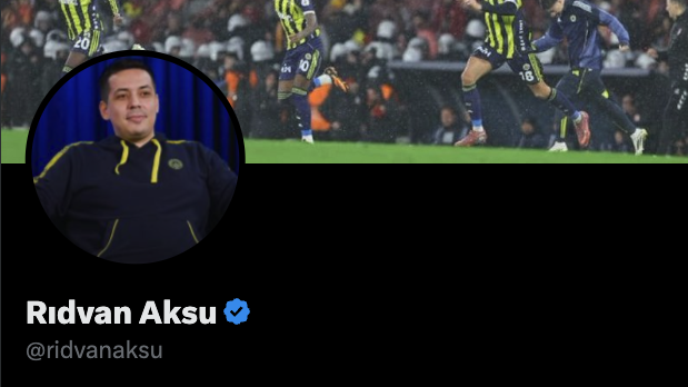 KuzgunNogay's tweet photo. Sosyal medyayı ekmek kapısına dönüştürmüş bu etkileşim müptezelinin yazdıkları tamamen etkileşim almak için. Hatta sövün de tazminat koparayım da buna dahil...

O yüzden etkileşim vermeyin sevgili Galatasaraylılar. Hatta sessize alın, önünüze düşmesin, görüntülenmesi de düşsün. https://t.co/GMFnQDPHZf