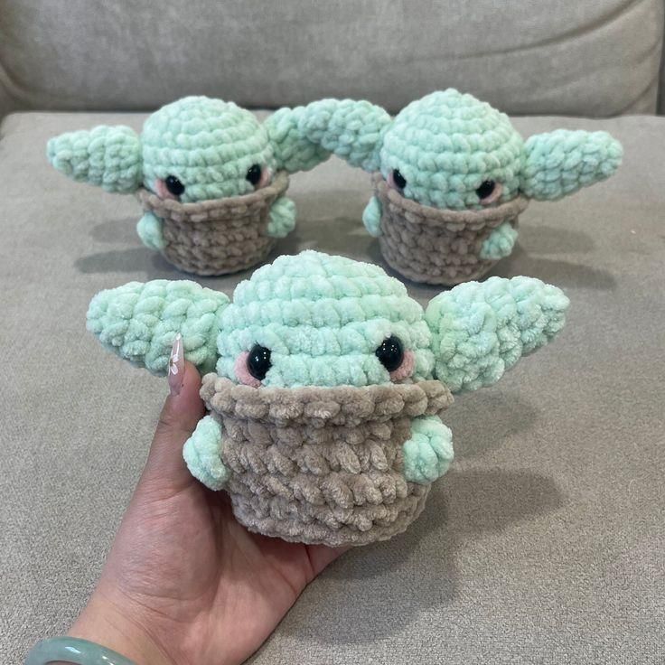 isravewn tweet media