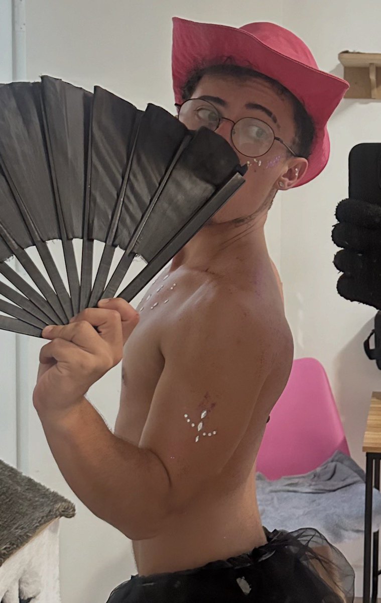 joninhas da rocha tweet media