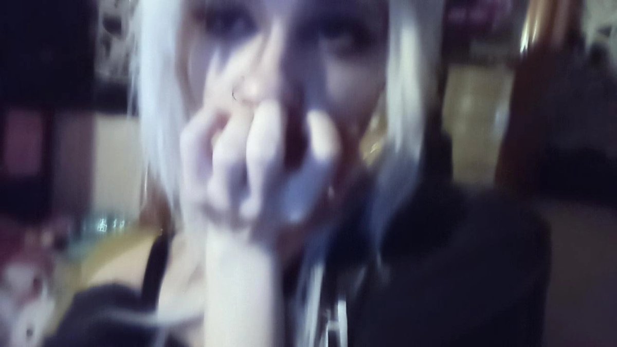0corpse_bride0's tweet photo. sum pics from the hangout :3
#gothgir https://t.co/f8HH6Fs7zQ