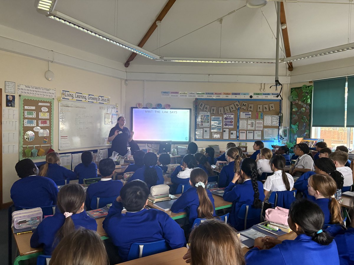 StTeresasHarrow's tweet image. Year 6 had a special visit from the police today to learn about cyber safety 💻👮 Empowering our pupils to be smart, safe and respectful digital citizens 💬✨#Year6 #StTs #OnlineSafety