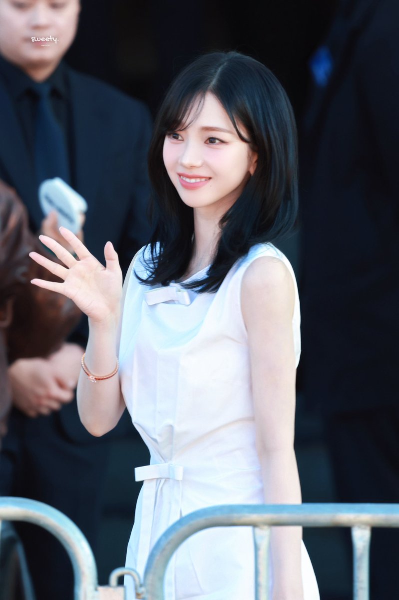 260226 퇴근

 #카리나 #Karina
 #에스파 #aespa

KARINA FOR PRADA FW26
#PradaFW26xKARINA