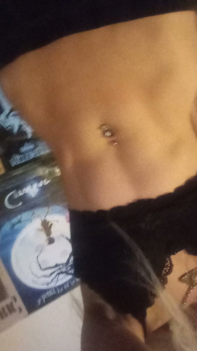 0corpse_bride0's tweet photo. id look better w ur hickeys and bite marks on me <3
#nsfwtwt #gothgirl #gothgir https://t.co/zUkXpuQgKA