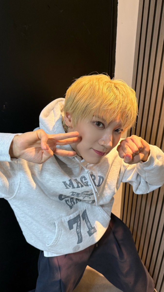 สุขสันต์วันเกิดเตนล์ของพวกเรา 🎂 เติบโตขึ้นอีกปีแล้วนะ ขอให้ปีที่ 30 ของเตนล์ เต็มไปด้วยความสุขและรอยยิ้มที่สดใส พวกเรามาเติบโตไปด้วยกันแบบนี้ตลอดไปเลยนะ รักและสนับสนุนในทุกเส้นทางของเตนล์เสมอนะคะ 💜 

#HAPPYTENDAY