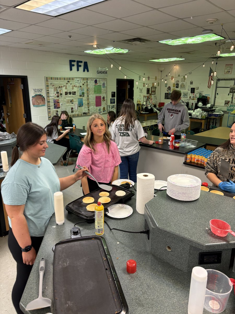 WGHSWBL's tweet photo. During our CTAE Week celebrations, our FFA Officers truly showed what leadership looks like in action!
They took time to serve and celebrate their fellow members by preparing a delicious pancake breakfast. thank-you for their hard work and dedication.
#CTAEWeek #FFA https://t.co/hHZszp6TYz