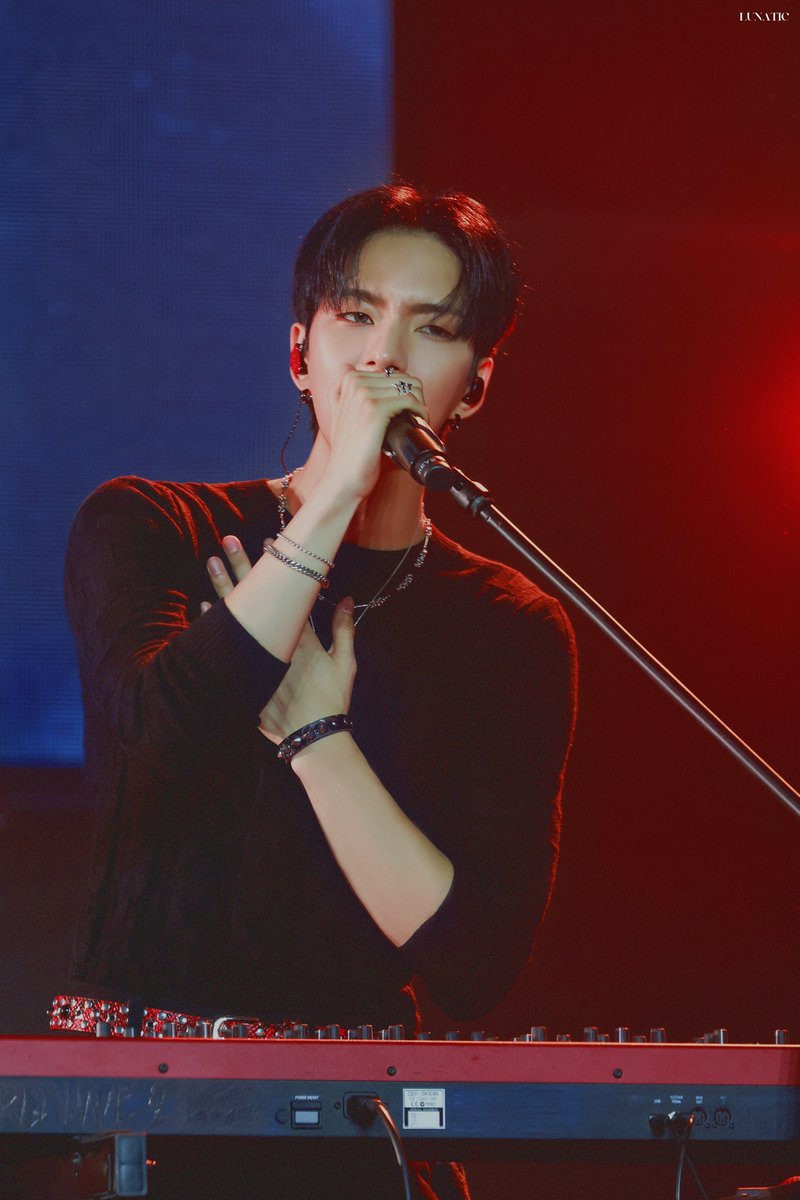 archive211206's tweet photo. #FIRSTMUSICSTATION
#260201_์ค์น๋ฏผ
#์๋์ฆ_์ค๋
#XdinaryHeroes_Ode https://t.co/kPSbSAe0gm