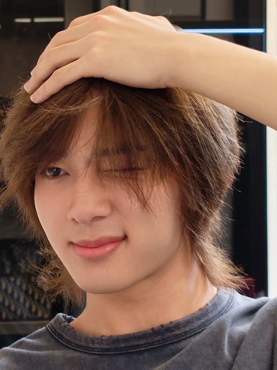 Mild_MYSANI's tweet photo. สมมงมาดามชวรินทร์ ซื้อบ้านด้วยเงินสด 8 หลัก แต่งบ้านอีก 8 หลัก มีตู้ใส่กระเป๋าแบรนด์เมน (ใส่เสื้อแบรนด์ Super Sun ของแฟนชีอีก) 

꒰@CwrNew ✿ #NuNew ◡̈ ꒱ ˚ ༘ ♡ https://t.co/OR4Av9aXvz