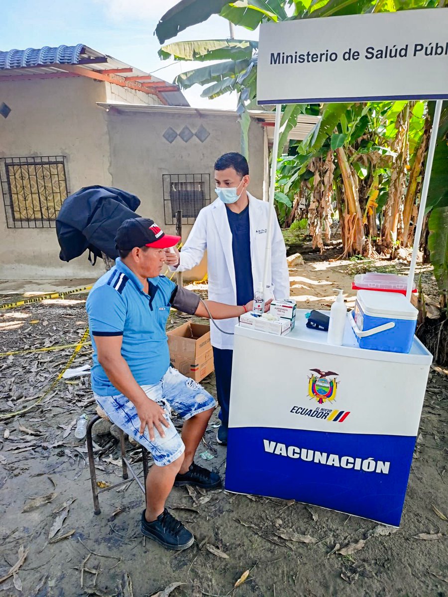 DPS_LosRios's tweet photo. ¡Salud en territorio!👨‍⚕️👩‍⚕️✅

#SantaLucía | Con el fin de acercar los servicios del MSP a comunidades de difícil acceso, brigada del Centro de Salud Piñal de Arriba intervino en el recinto Lomas de San Jacinto con servicios de:

🩺Medicina General
🦷Odontología
💉Vacunación https://t.co/9hC161jlx4