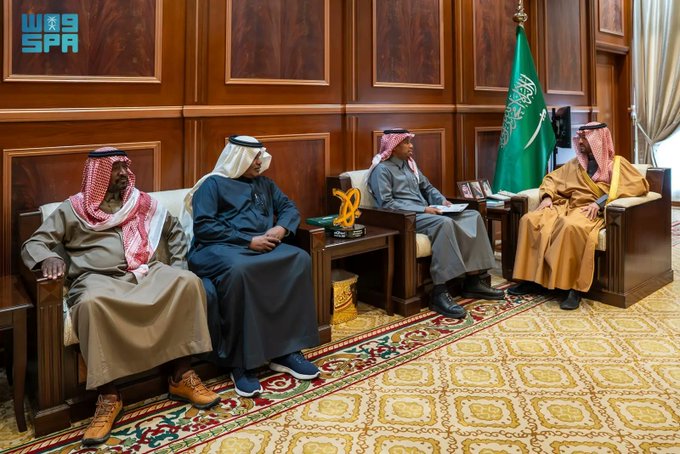 نائب أمير منطقة #حائل يستقبل قائد نادي فدك بمحافظة الحائط.

ونوه سموه بالدعم الذي تلقاه أندية الهواة من القيادة الرشيدة -أيدها الله- التي هيأت جميع الإمكانات لأداء دورها لخدمة الهواة.