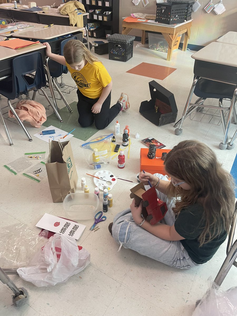 fpcs_MsSmith's tweet photo. Creating our dioramas of our favorite scenes from the I Survived book series @FPSchools https://t.co/VxXHIkOCzf