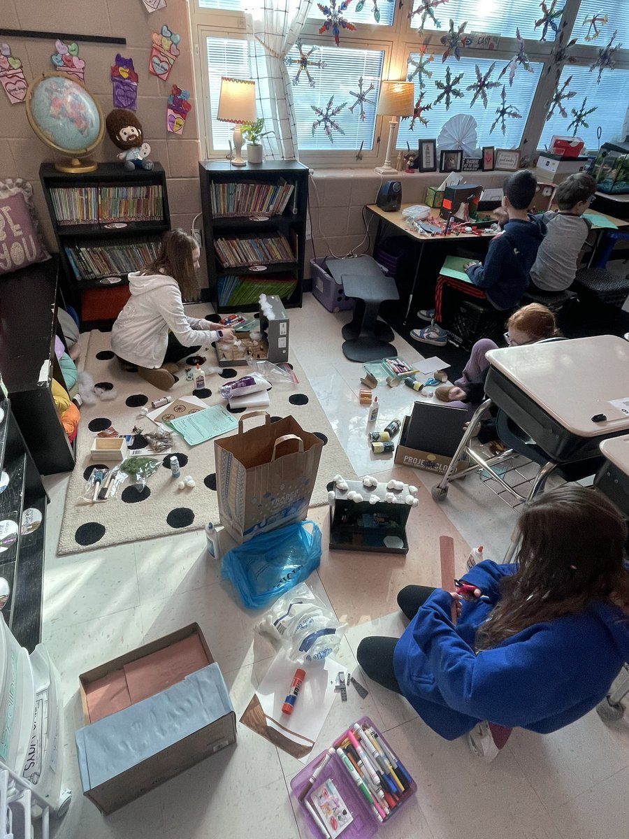 fpcs_MsSmith's tweet photo. Creating our dioramas of our favorite scenes from the I Survived book series @FPSchools https://t.co/VxXHIkOCzf