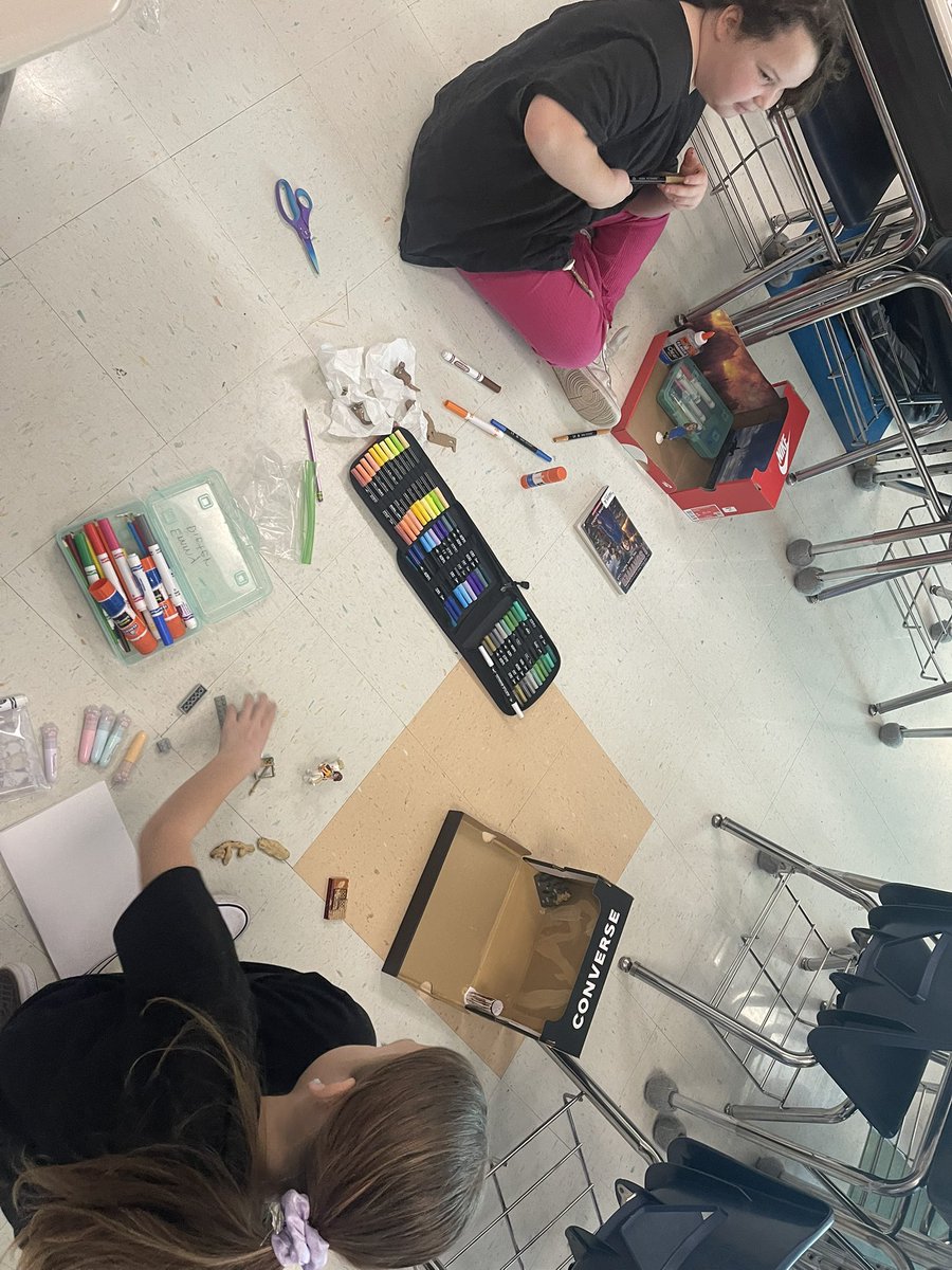fpcs_MsSmith's tweet photo. Creating our dioramas of our favorite scenes from the I Survived book series @FPSchools https://t.co/VxXHIkOCzf