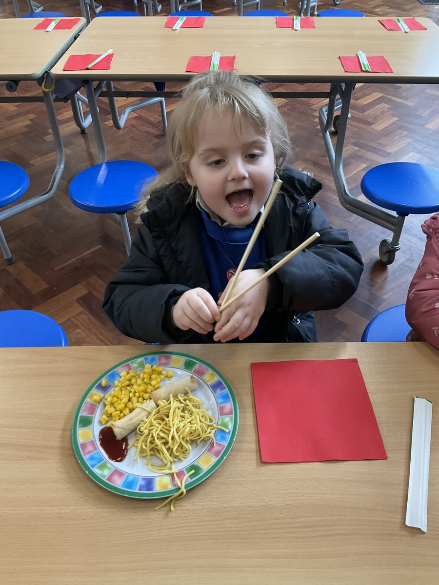AbbeyPrimary's tweet image. Today we had a Chinese themed lunch. We had red napkins as red is a lucky colour and all ate our lunch with chopsticks! #rec #utw