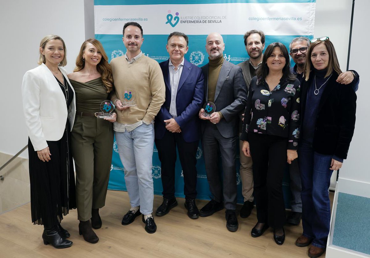 HUVMacarena's tweet photo. 🔝El talento científico de nuestros profesionales de #enfermería ha brillado en las jornadas nacionales de investigación organizadas por @icoesevilla

🥇 Nuestros compañeros han logrado cuatro de los ocho #PremiosNacionales de Investigación Enfermera 

✅ Lidia Ruiz, enfermera responsable de #Cuidados de #NeurologíayNeurofisiologíaClínica en nuestro 🏥 ha recibido el segundo premio a 'Mejor Proyecto Investigador Novel' por el proyecto  #EDictus 

✅Como #mejoresartículoscientíficos 2025 se han reconocido los trabajos de Rafael Fernández, David Sanabria y José Miguel Pérez

✅ Las jornadas han contado con la presencia de los responsables de la Dirección de Enfermería del hospital que han puesto en valor la creación de la nueva #Unidad de #Investigación de Enfermería en nuestro centro

¡Enhorabuena!